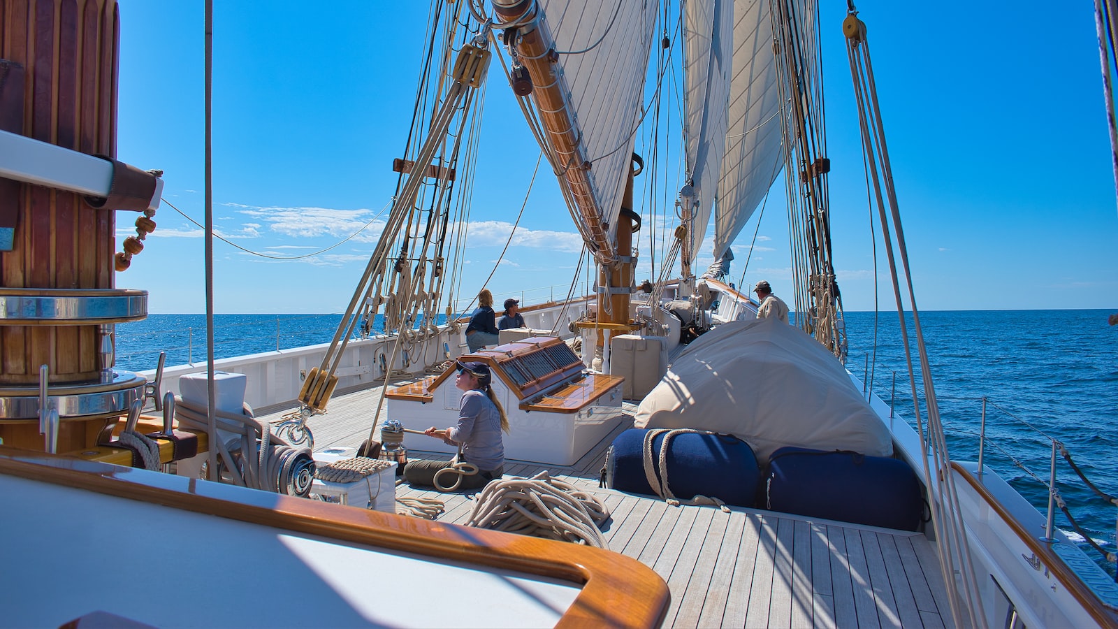 Benefits of Boat Detailing: Transforming ​Your Boat's Appearance